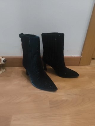 Botines Alma en Pena Negros Brillantes