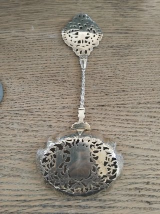 Cuchara decorativa plata S. XIX