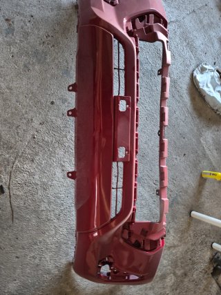 Paragolpes Toyota Hilux 2020 al 2024