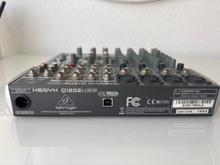 Mesa de Mezcla Behringer Xenyx Q1202USB