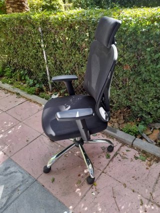 Silla de oficina giratoria negra