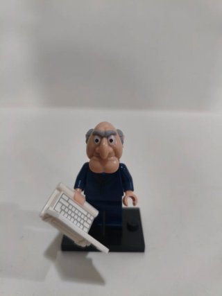 Lego Muppets Minifigura con Portátil