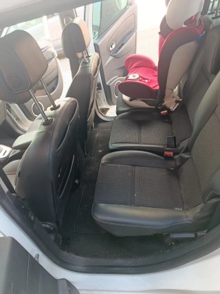 Renault gran  Scenic  2011