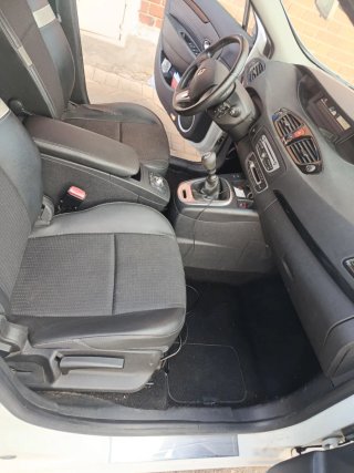Renault gran  Scenic  2011