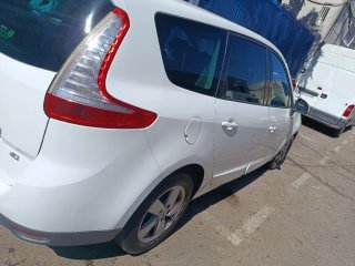Renault gran  Scenic  2011