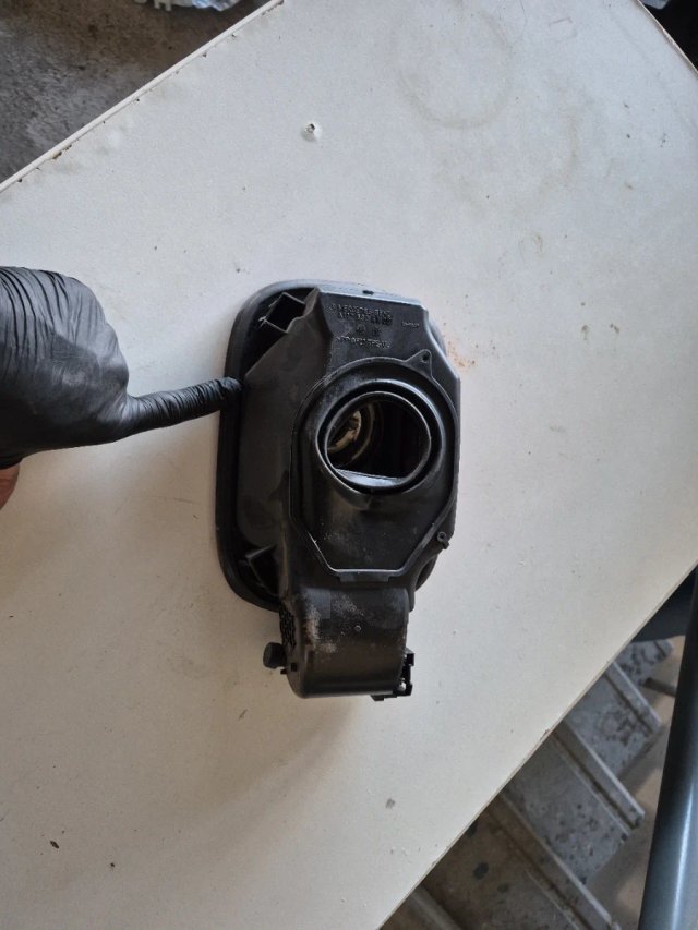 Tapa combustible Mercedes CLA 217