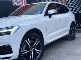 VOLVO XC60 2.0 T8 AWD R.Design Auto