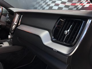 VOLVO XC60 2.0 T8 AWD R.Design Auto