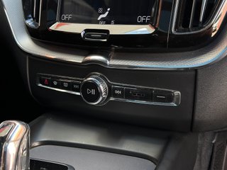VOLVO XC60 2.0 T8 AWD R.Design Auto