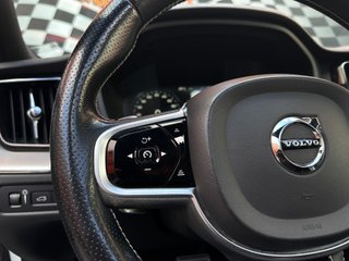 VOLVO XC60 2.0 T8 AWD R.Design Auto