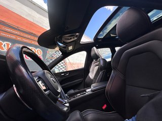 VOLVO XC60 2.0 T8 AWD R.Design Auto