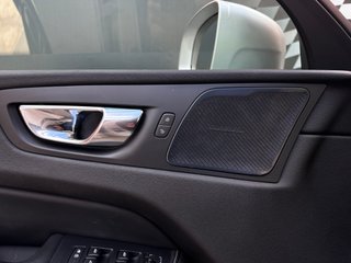 VOLVO XC60 2.0 T8 AWD R.Design Auto
