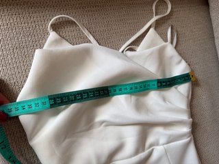 Vestido ASOS blanco cóctel ajustado de sirena