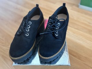 Botines cuña forrados mujer. 10€ CADA UNO