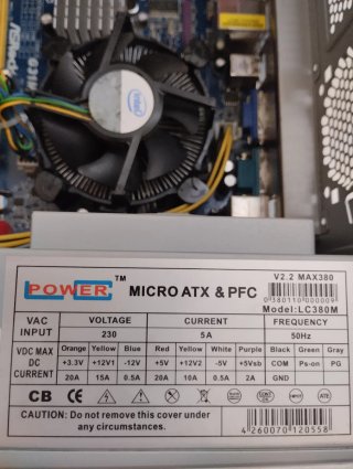 PC completo: Monitor + wifi + ratón + teclado