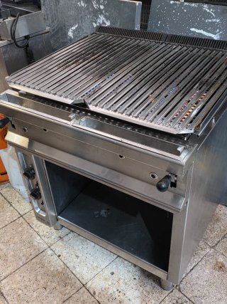Barbacoa a gas con piedra volcánica