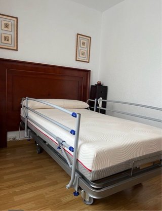 Cama geriátrica eléctrica articulada + colchón