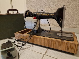 Máquina de coser Sigma con motor