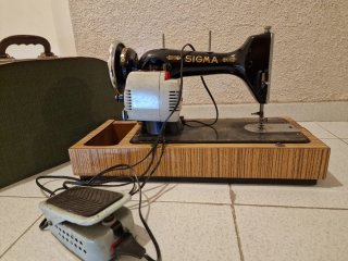 Máquina de coser Sigma con motor