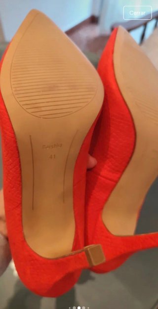 Zapatos de salón rojos Bershka
