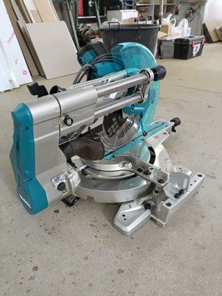 Sierra Ingletadora telescópica Makita Disco 300mm