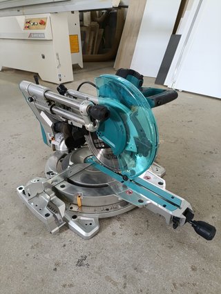 Sierra Ingletadora telescópica Makita Disco 300mm