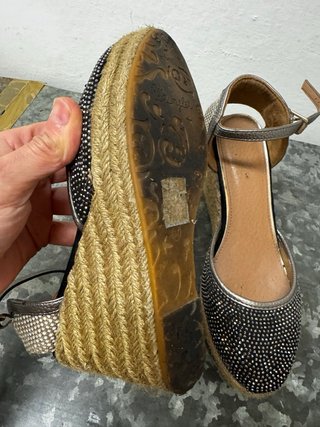 Scarpe con zeppa e cinturino