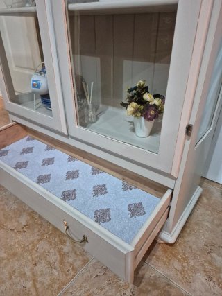 Vetrina in legno rinnovata