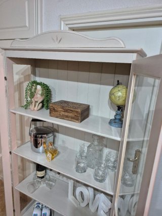Vetrina in legno rinnovata