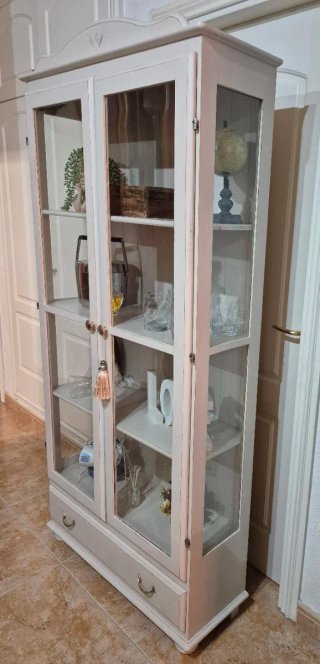 Vetrina in legno rinnovata