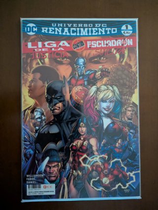 Lote comics DC Renacimiento + Injustice