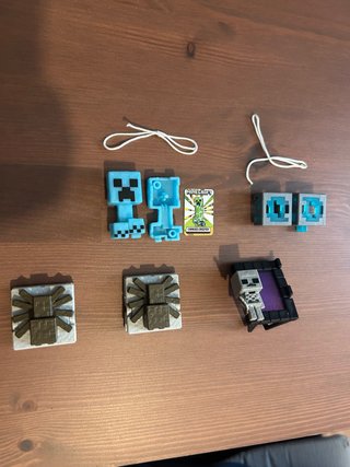 Figuras Minecraft Kinder Joy