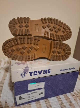 Bota niño Cotolino piel beige. 1 solo uso.