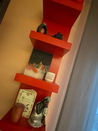 Estantería de pared roja IKEA