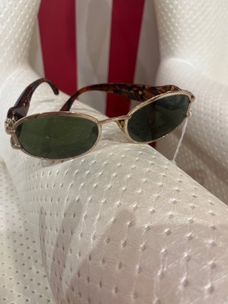 Gafas de sol plateadas y marrones
