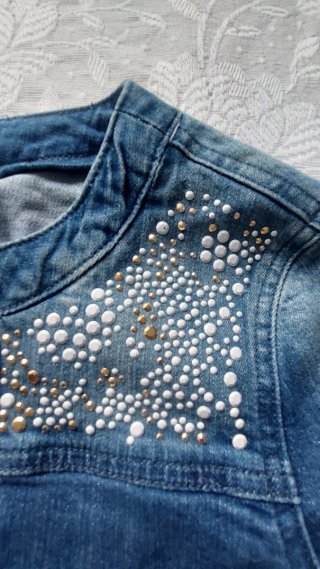 Chaqueta vaquera con pedrería