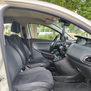 Lancia Ypsilon 1.3 jtd GARANTIA