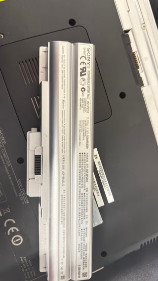 Portátil Sony Vaio VGN-FW56M