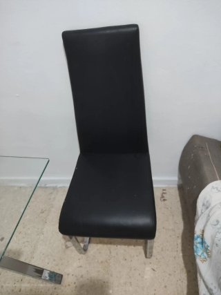 Mesa de cristal y metal con 4 sillas