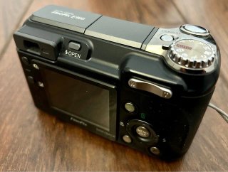 Fujifilm Finepix E900 SuperCCD Digicam