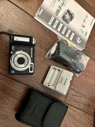 Fujifilm Finepix E900 SuperCCD Digicam