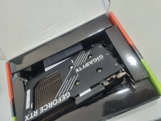 Gigabyte RTX 5060 Windforce OC 8GB.