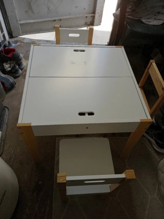 Mesa y 3 Sillas Infantiles Blancas