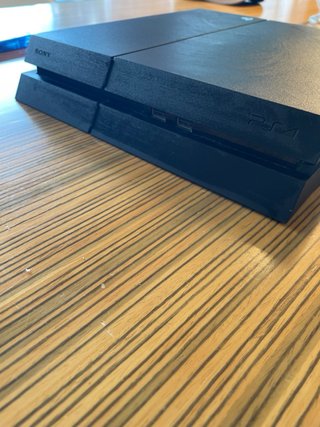 PS4 (PlayStation 4) Negra + 2 Juegos y Mando
