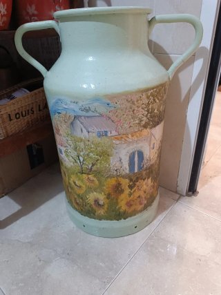 Lechera antigua francesa pintada a mano