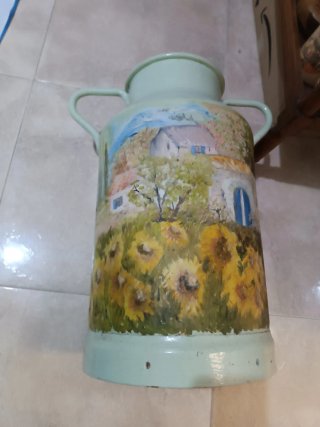 Lechera antigua francesa pintada a mano