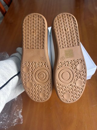 Zapatillas Blancas y Verdes sin estrenar