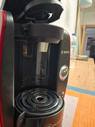Cafetera Tassimo Bosch Roja