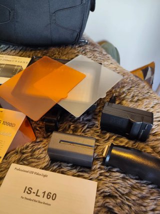Canon EOS 1000D + 2 Lentes 18-55 y 55-250 + Flash