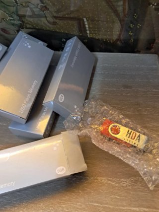Lote Pendrives usb 100U aprox 8.5 gb